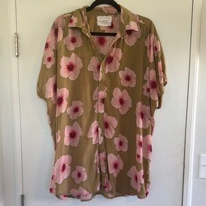 Acacia Mombosa Islet, Button-Down Shirt with Pink Floral Pattern (Rare Item)